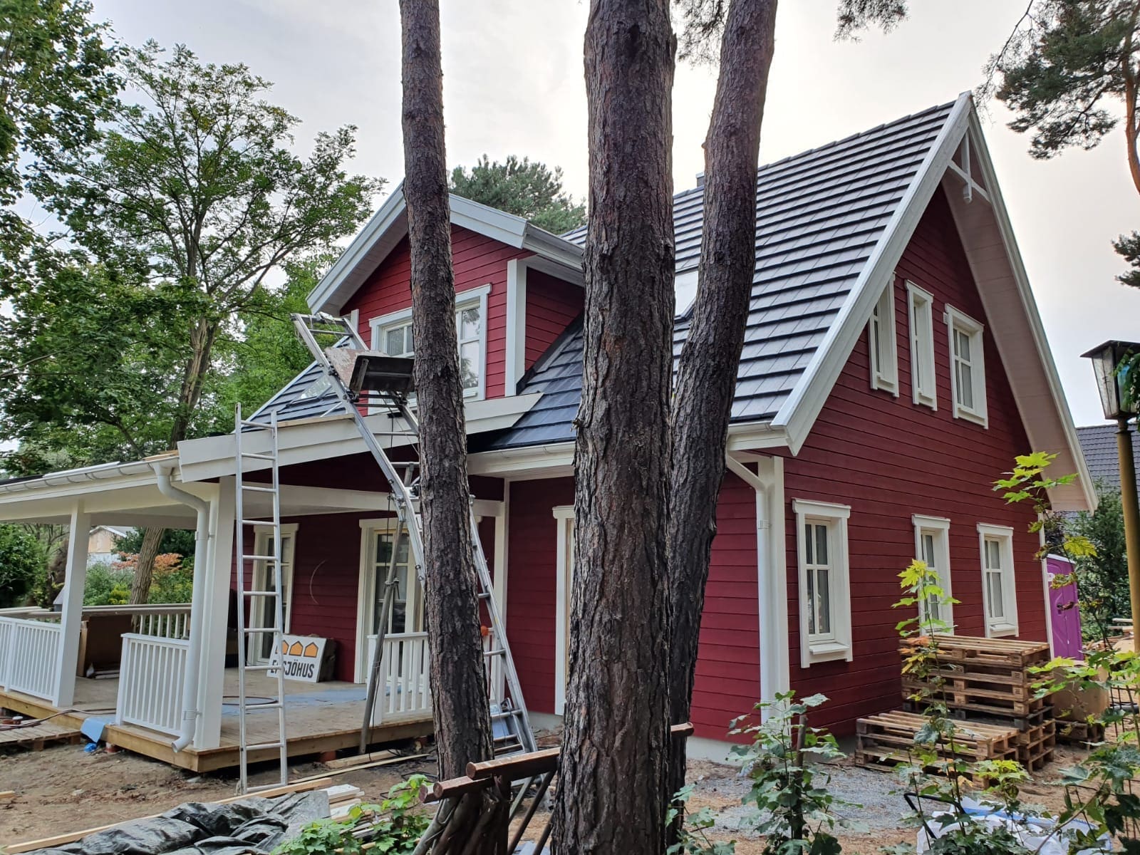 Rotes Knutstorp-Haus von Eksjöhus im Bau - Erfahrungen Schwedenhaus